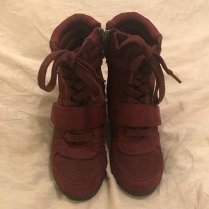Vera Wang wine wedge shoes size 6